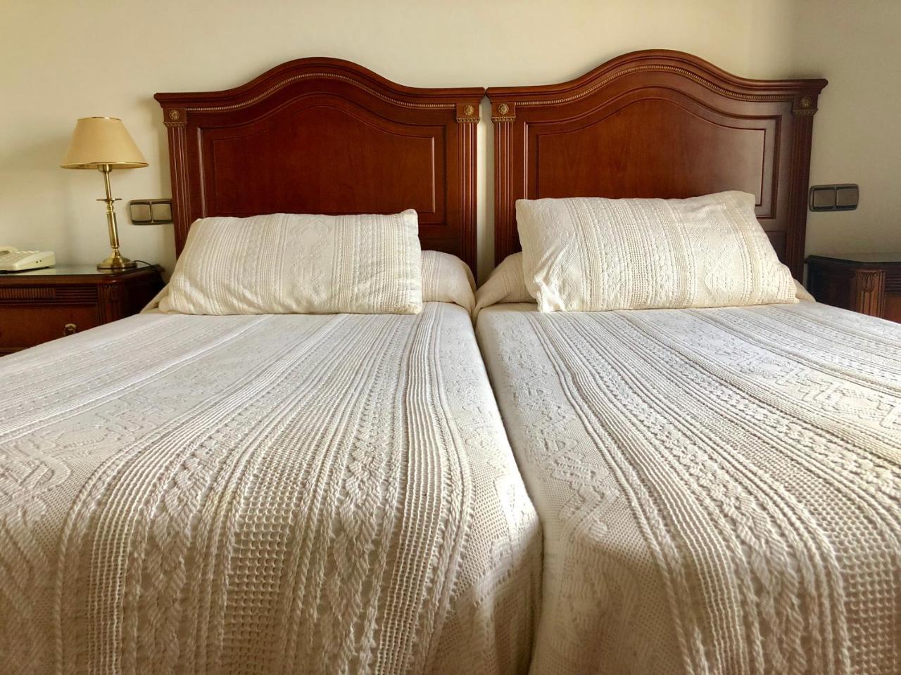 Hotel Rey Chindasvinto Covarrubias Ngoại thất bức ảnh
