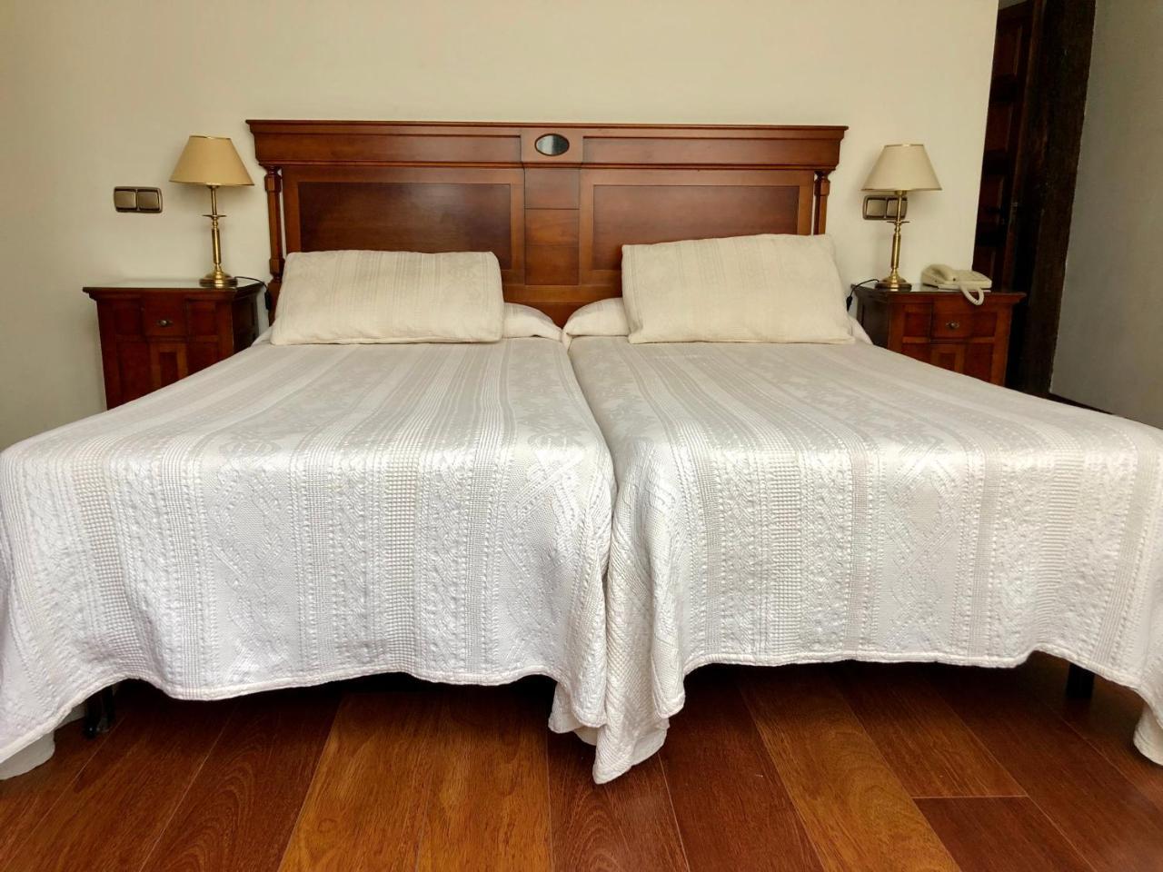 Hotel Rey Chindasvinto Covarrubias Ngoại thất bức ảnh