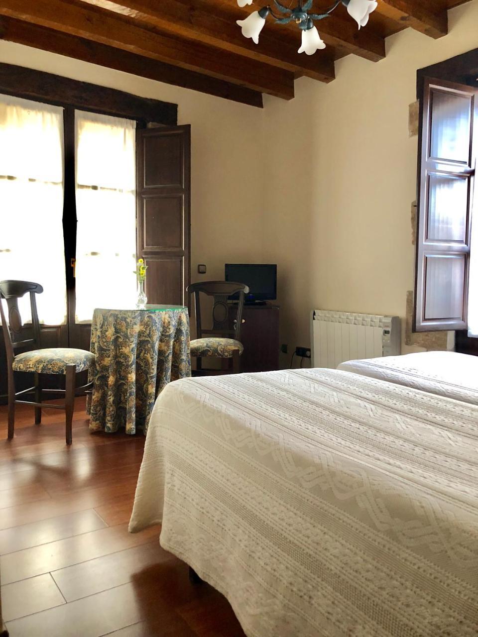 Hotel Rey Chindasvinto Covarrubias Ngoại thất bức ảnh